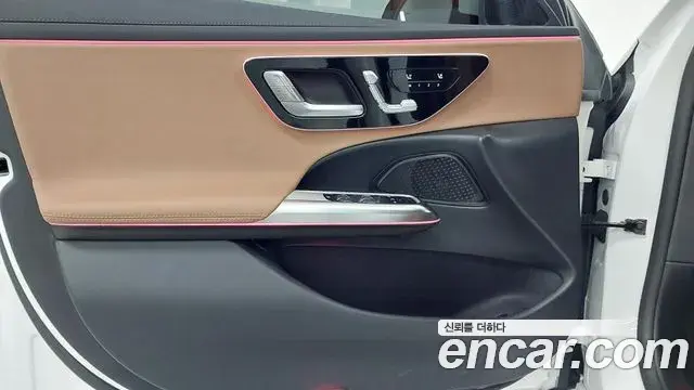 Mercedes-Benz E-Class 2025 — Фото 14/17