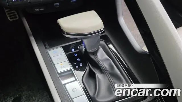 Hyundai Avante 2020 — Photo 9/20