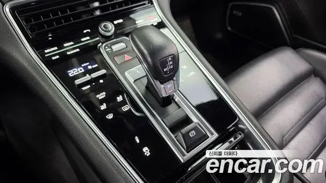 Porsche Panamera 2018 — Şəkil 9/20