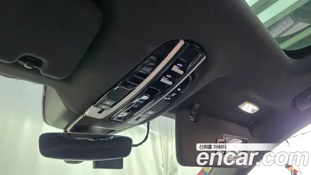 Porsche Panamera 2018 — Şəkil 17/20