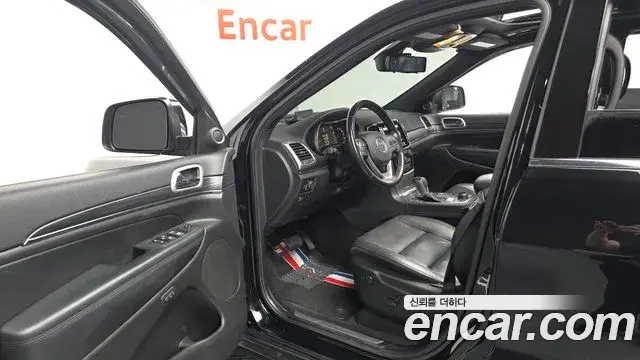 Jeep Grand Cherokee 2020 — Şəkil 10/20
