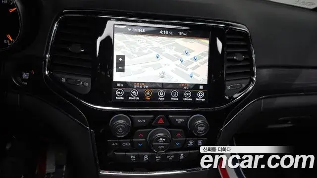 Jeep Grand Cherokee 2020 — Şəkil 14/20