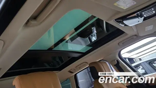 Land Rover Range Rover Sport 2019 — Photo 32/34