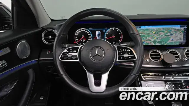 Mercedes-Benz E-Class 2018 — Фото 15/20