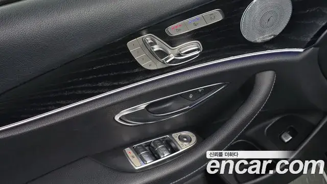 Mercedes-Benz E-Class 2018 — Фото 20/20