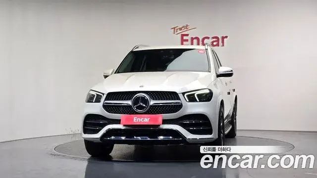 Mercedes-Benz GLE-Class 2019 — Photo 3/20