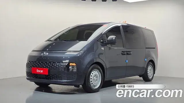 Hyundai Staria 2023 — Photo 1/20