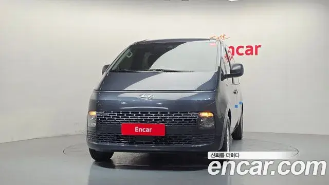 Hyundai Staria 2023 — Photo 3/20