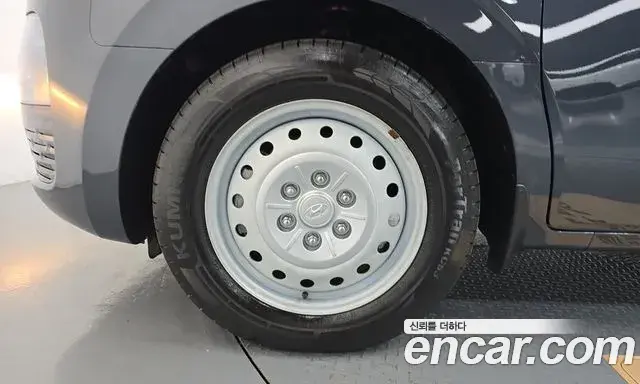 Hyundai Staria 2023 — Photo 5/20