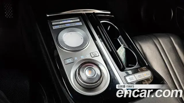 Genesis Electrified G80 2020 — Photo 9/20