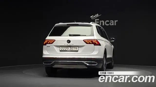 Volkswagen Tiguan Allspace 2023 — ფოტო 18/36