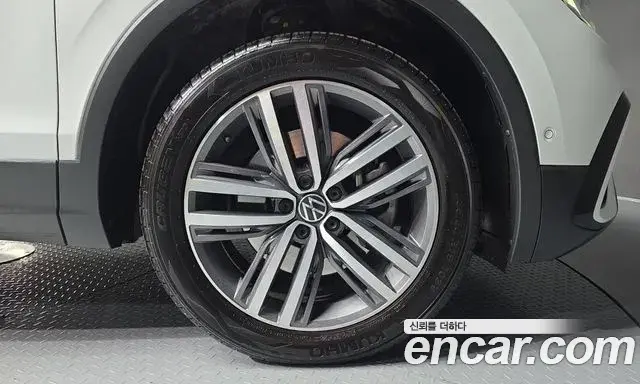 Volkswagen Tiguan Allspace 2023 — ფოტო 16/36