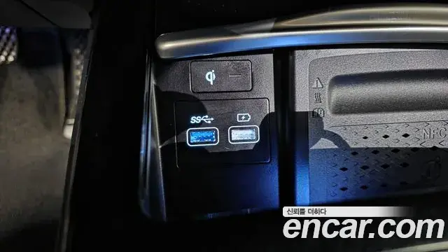 Genesis Electrified G80 2020 — Photo 16/20