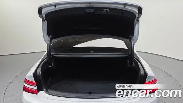 Genesis Electrified G80 2020 — Photo 20/20