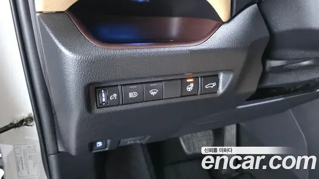 Toyota RAV4 2021 — Şəkil 17/20