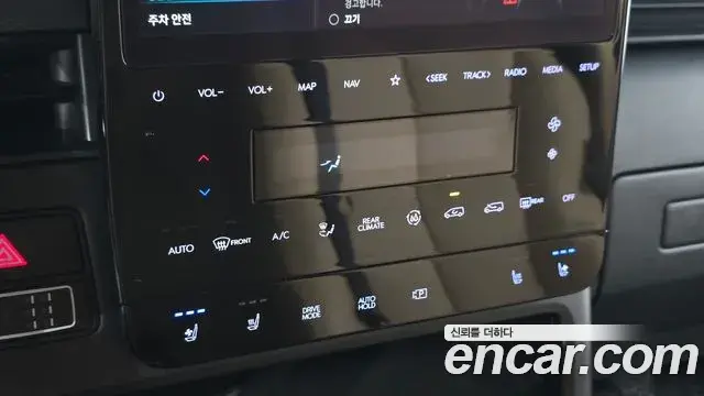 Hyundai Staria 2022 — Photo 19/20