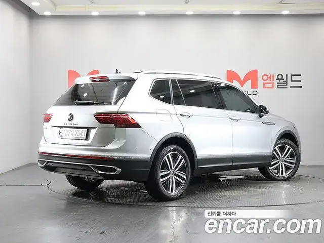Volkswagen Tiguan Allspace 2023 — Фото 4/20