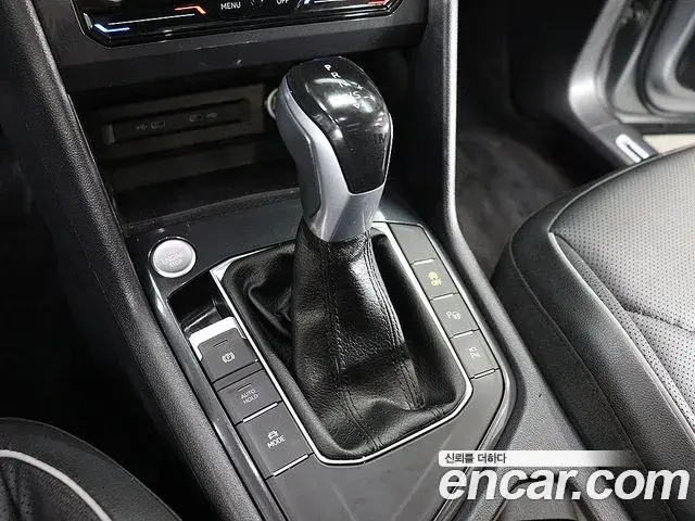Volkswagen Tiguan Allspace 2023 — Фото 10/20
