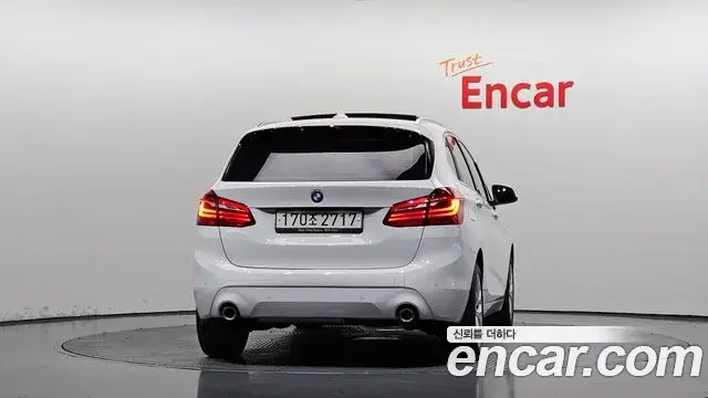 BMW 2 Series Active Tourer 2019 — Фото 4/20