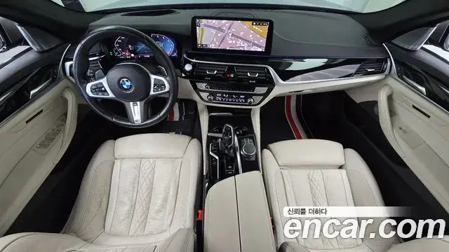 BMW 5 Series 2021 — Photo 7/20