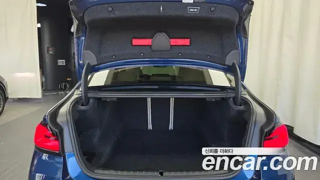 BMW 5 Series 2021 — Photo 17/20