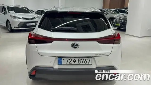 Lexus UX300h 2025 — Şəkil 3/13