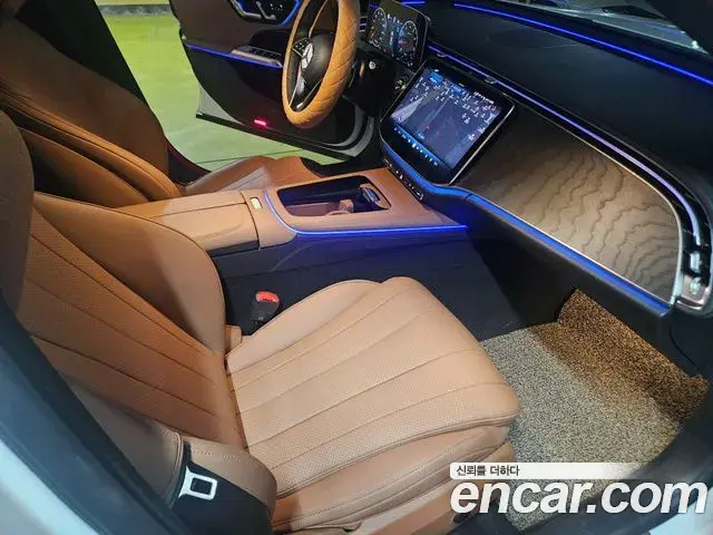 Mercedes-Benz E-Class 2025 — Фото 15/19