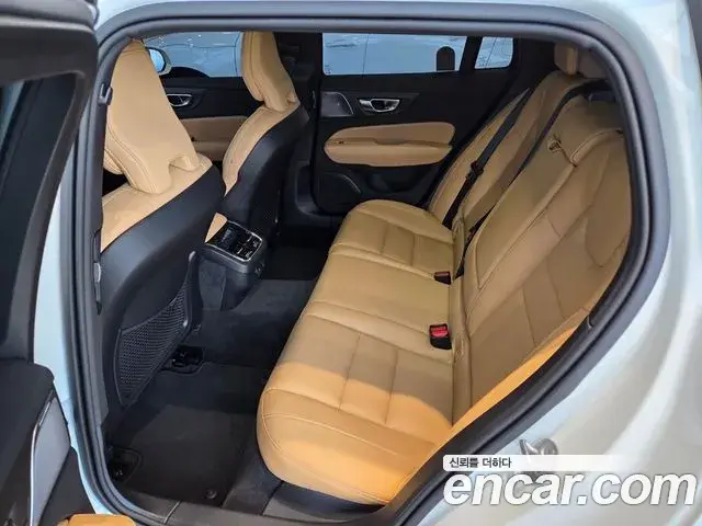 Volvo V60 Cross Country 2026 — Фото 11/20