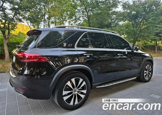 Mercedes-Benz GLE-Class 2024 — Photo 6/20