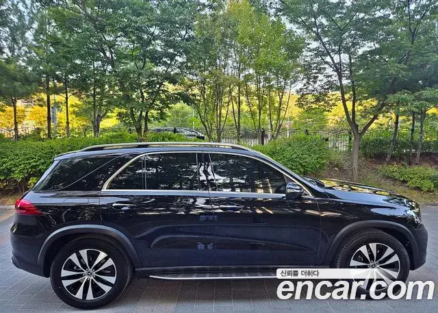 Mercedes-Benz GLE-Class 2024 — Photo 7/20