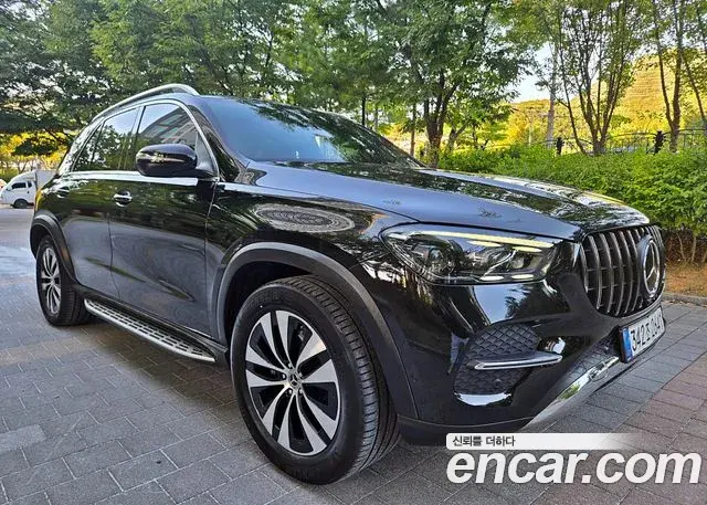 Mercedes-Benz GLE-Class 2024 — Photo 8/20