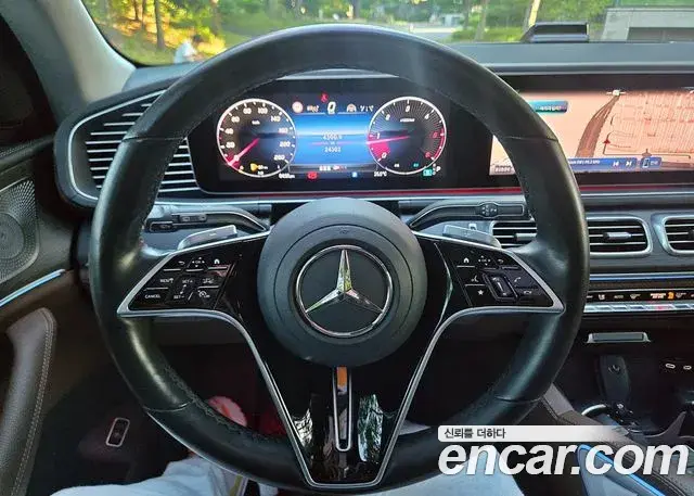 Mercedes-Benz GLE-Class 2024 — Photo 10/20