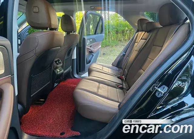 Mercedes-Benz GLE-Class 2024 — Photo 12/20