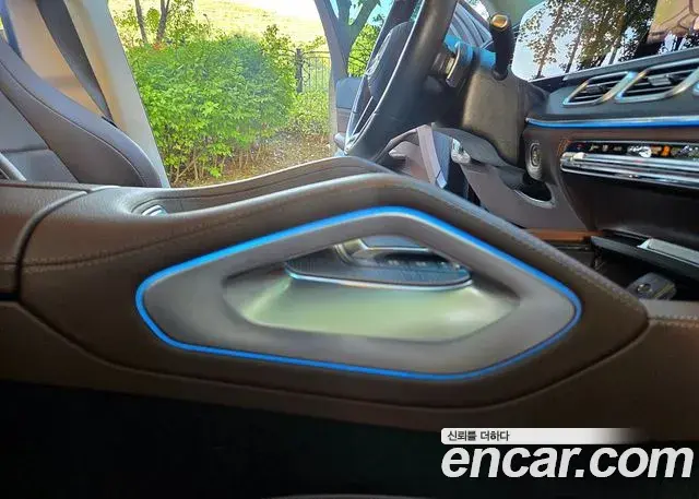 Mercedes-Benz GLE-Class 2024 — Photo 15/20