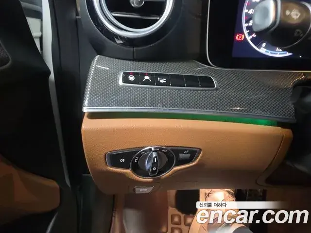Mercedes-Benz E-Class 2019 — Şəkil 13/20