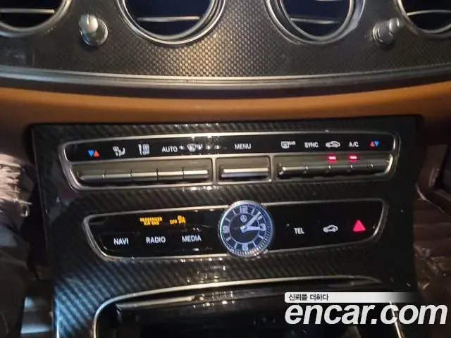 Mercedes-Benz E-Class 2019 — Şəkil 18/20