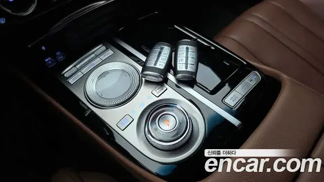Genesis Electrified G80 2022 — Photo 9/20