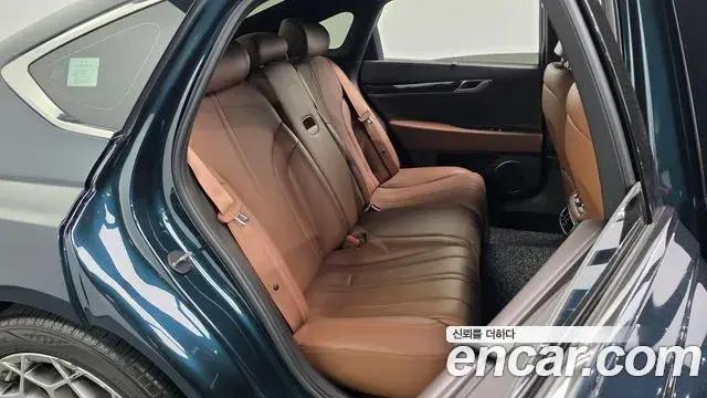 Genesis Electrified G80 2022 — Photo 11/20
