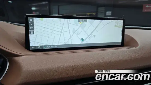 Genesis Electrified G80 2022 — Photo 14/20