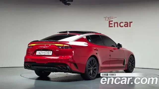 Kia Stinger 2022 — Photo 1/20