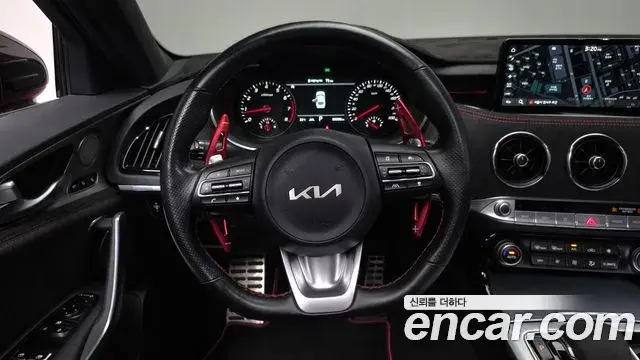 Kia Stinger 2022 — Photo 12/20