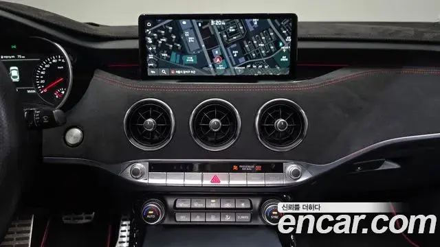 Kia Stinger 2022 — Photo 13/20