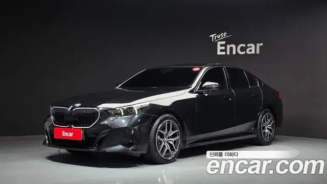 BMW 5 Series 2025 — Фото 1/20
