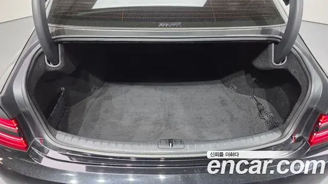Genesis Electrified G80 2021 — Photo 18/20