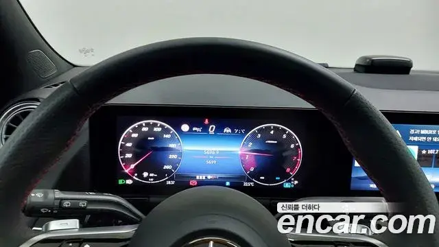 Mercedes-Benz GLA-Class 2025 — Фото 7/18