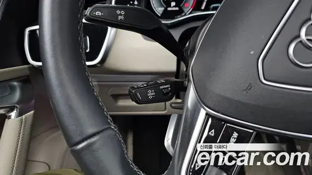 Audi A7 2022 — Photo 19/20