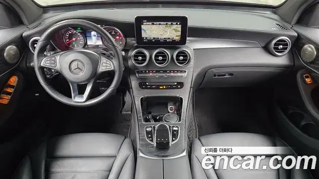 Mercedes-Benz GLC-Class 2018 — Photo 7/20