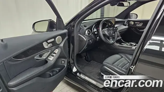 Mercedes-Benz GLC-Class 2018 — Photo 10/20