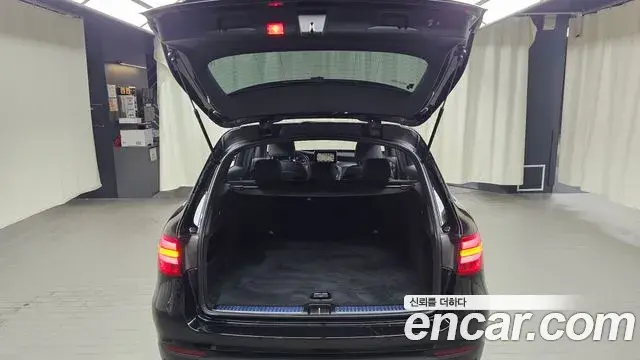 Mercedes-Benz GLC-Class 2018 — Photo 19/20