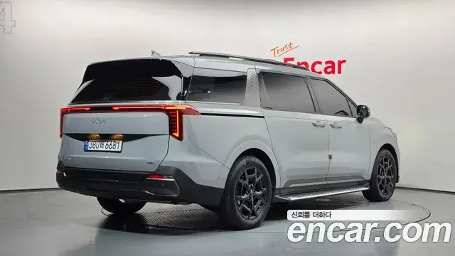 Kia Carnival 2024 — Photo 2/20